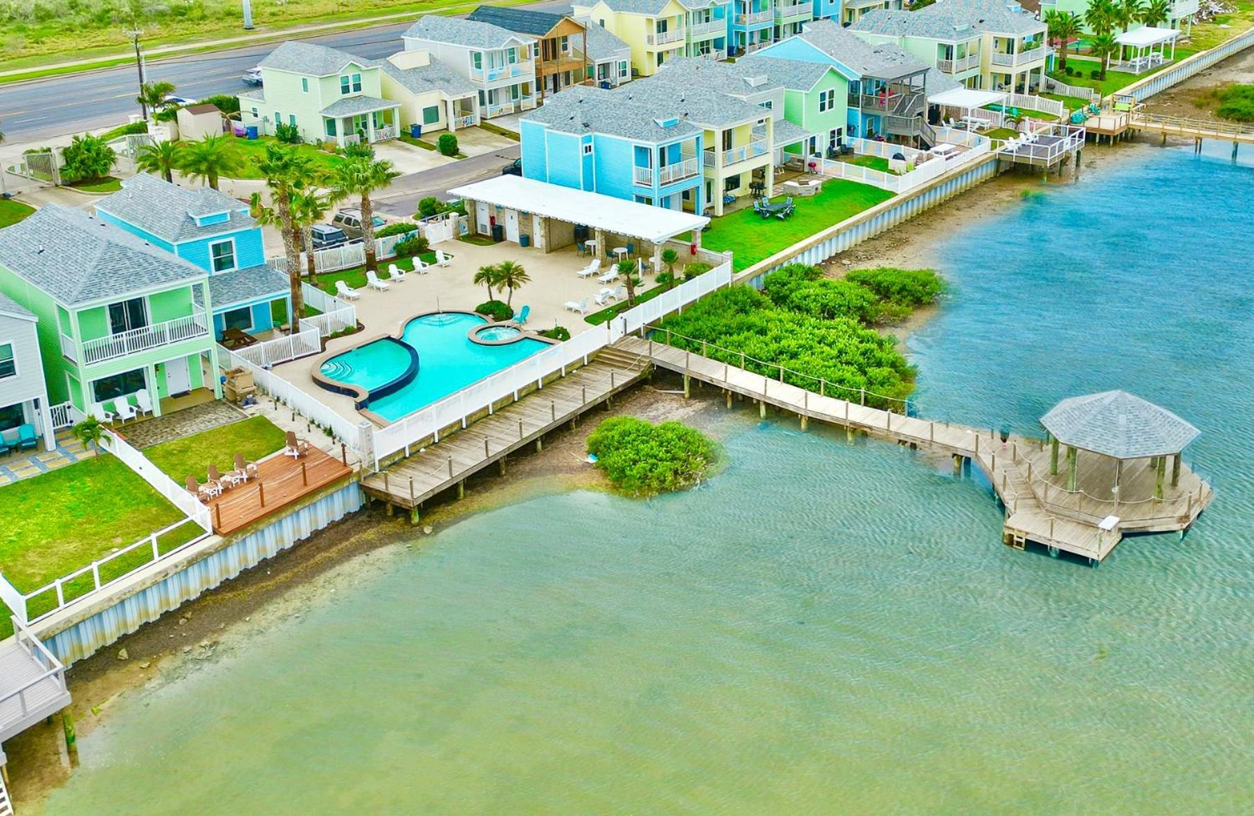 Bayfront Cottage- Pool - Hot Tub - Close To Beach بورت إيزابيل المظهر الخارجي الصورة